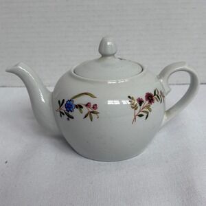 BIA Cordon Bleu Floral Teapot Hand Decorated White Porcelain Mini Tea Pot Lid